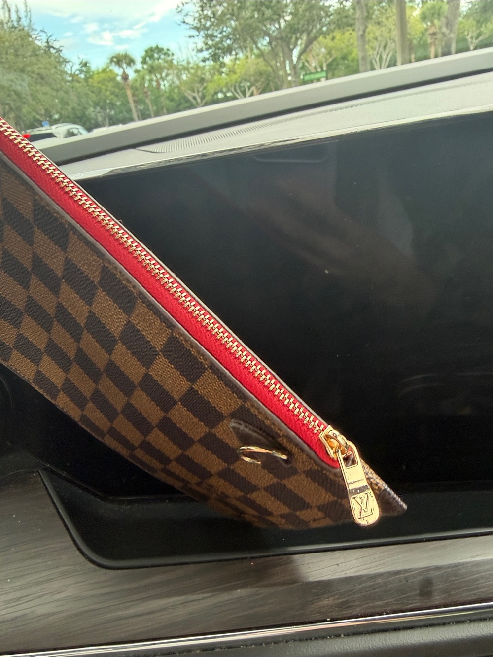 Louis Vuitton Pouch - Picture 3 of 3